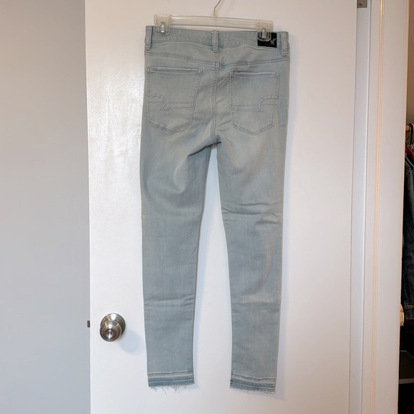 American Eagle High Rise Ripped Jegging Size 8 regular - Picture 3 of 8
